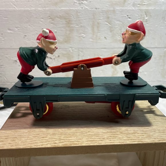 1993 Toy State Christmas Magic Train Sled Elves Car Move Back & Fourth - Picture 4 of 8